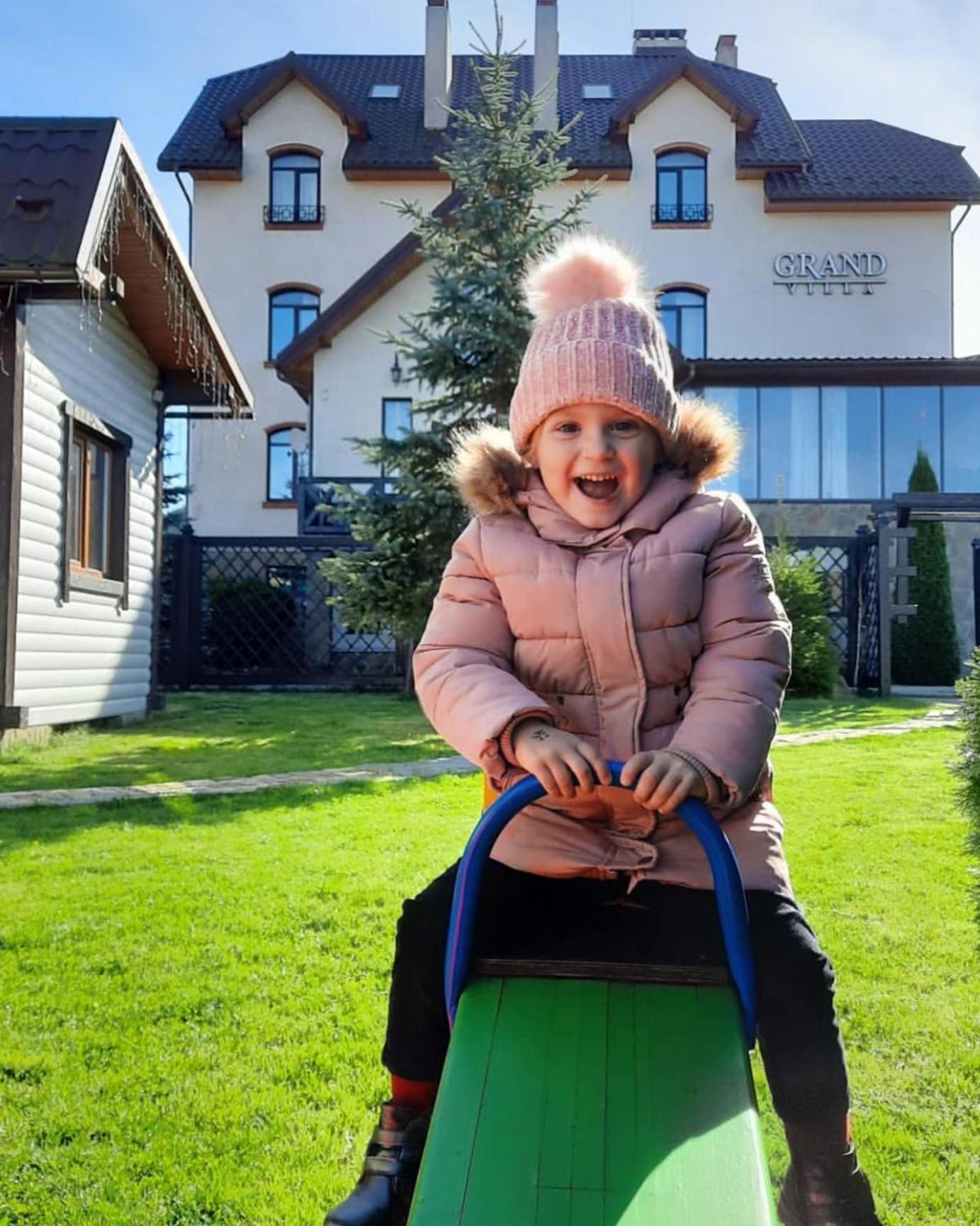 Villa Grand Skhidnytsia ภายนอก รูปภาพ